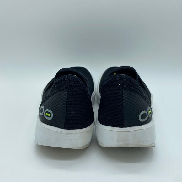 Oofos Women's size 7 OOMG EEZEE Black and White Slip On Sneakers Comfort Recover - Picture 4 of 8